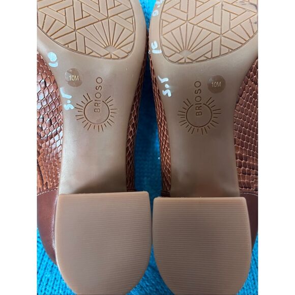 Antonio Melani Champagne, satin heels. - Picture 7 of 7